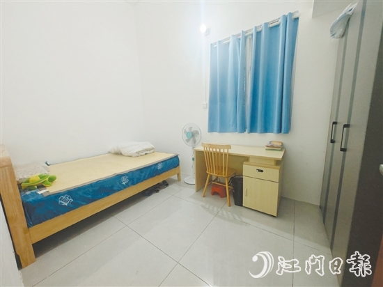 鹤山市妇联联合团鹤山市委，为温阿姨一家的房屋进行修缮。