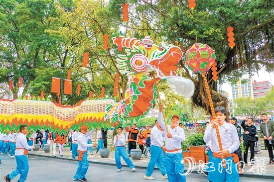 “龙腾狮舞