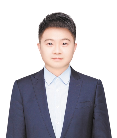 江门市青年企业家联合会常务副会长、江门市长河化工实业集团有限公司总经理赵立衡