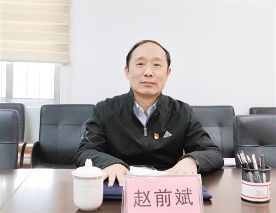 市统计局党组成员、二级调研员赵前斌