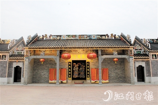 復春冯公祠建筑雄伟大气，是典型的岭南祠堂特色建筑。