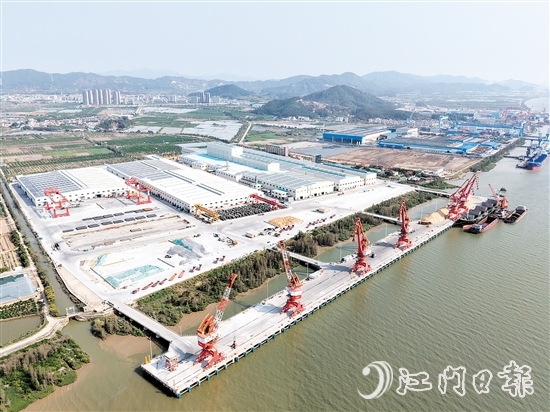 华津码头一期工程建成投用后单月吞吐量屡创新高。
