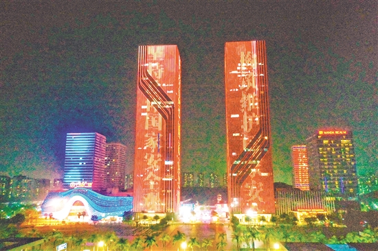 今年“4·15”全民国家安全教育日宣传活动期间，我市在万达广场举行亮灯仪式。