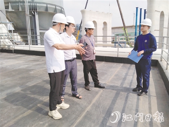 三江镇多个部门到企业开展“综合一体查”上门服务行动。