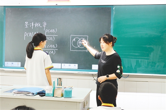 “学导练”教学模式激活学生思维，提升课堂效率。