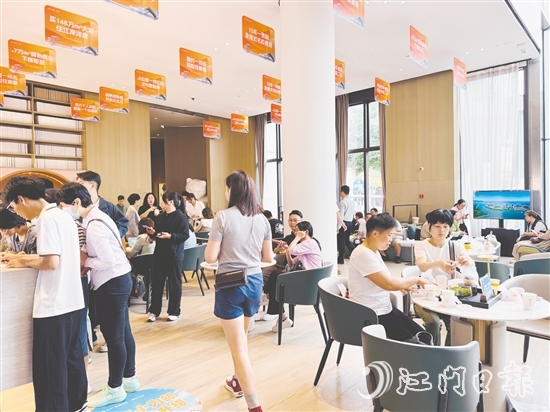 “五一”假期头两天，新会区楼市销售量同比增长109%。