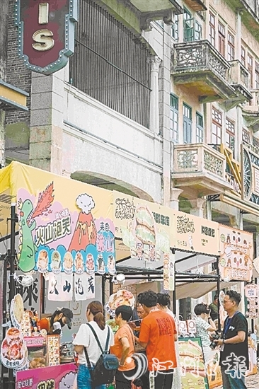 赤坎华侨古镇多彩活动吸引大批游客。