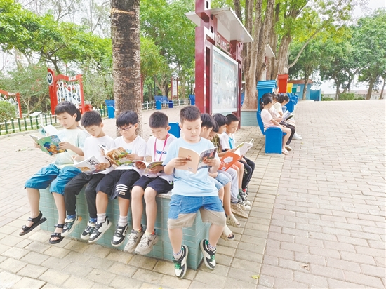 恩平各校不断优化学生阅读环境。