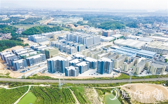 日前，古劳万洋众创城三期项目举行“拿地即动工”启动仪式。图为古劳万洋众创城二期建成项目。