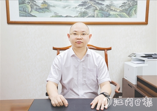 鹤山农商银行行长