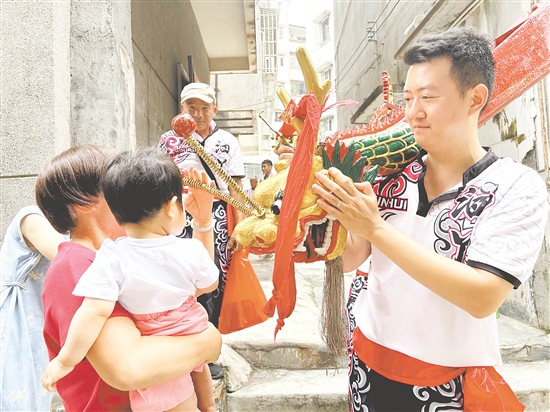 泗丫村将“扒旱龙”的习俗保留下来。