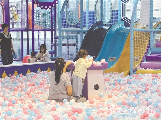 商业综合体拓展儿童消费场景。