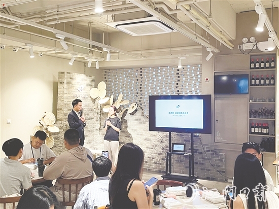 芝芝柑普品鉴会上，粉丝分享自己与喜茶、与江门的故事。