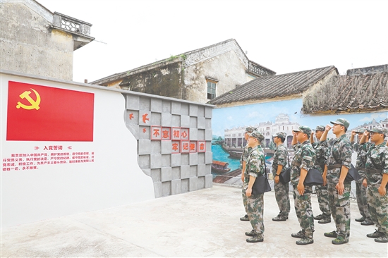 开平组织民兵队伍到红色基地参观见学，赓续红色基因。