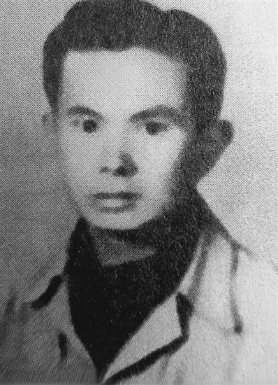 许年。