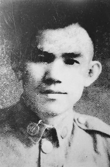 梁伯添