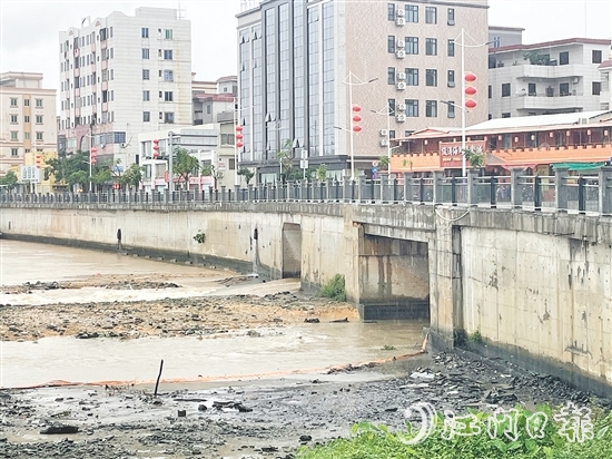 分洪暗涵为公仔河分流，它正是解决内涝的关键。