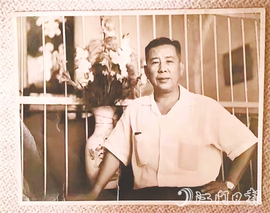 梅文鼎生活照，摄于20世纪60年代的香港。
