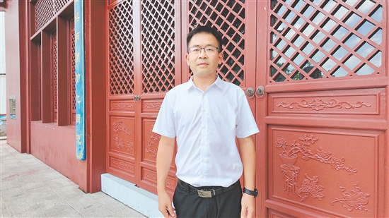 恩平市第一中学副校长郑凯