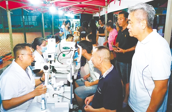 文明Yeah（夜）集——中医药文化大健康夜市活动让惠民利民成效更加可感可及。