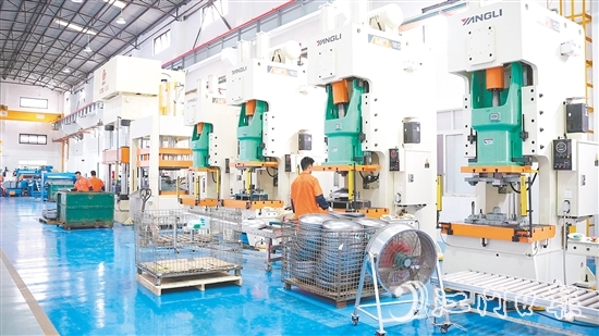 法罗力热能设备在鹤山市科工商务局的助力下开展省级专精特新企业认定申报。 法罗力热能设备在鹤山市科工商务局的助力下开展省级专精特新企业认定申报。