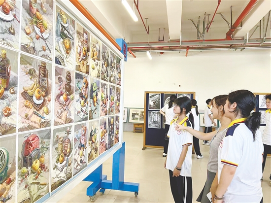 美术展艺术氛围浓厚。