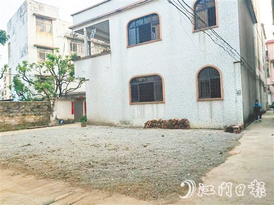 东甲村曾经脏乱差的卫生死角,如今变成了干净整洁的空间。 东甲村曾经脏乱差的卫生死角,如今变成了干净整洁的空间。