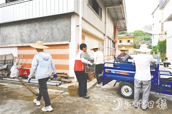 三合镇开展人居环境整治行动。