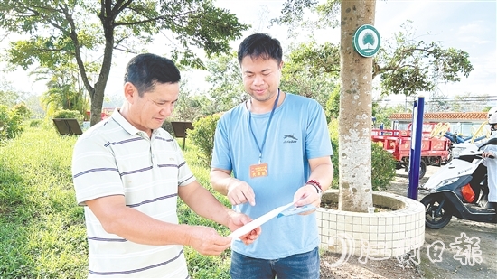 那吉镇人大代表到基层开展普法宣传。