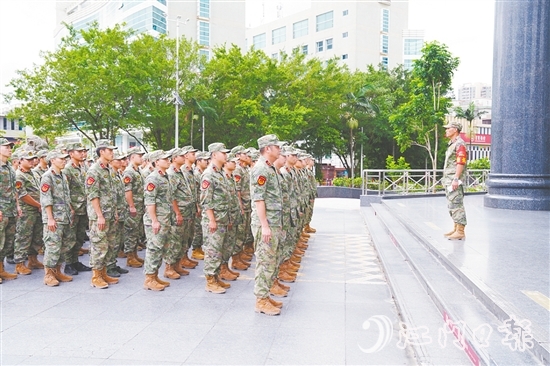 整装待发。 整装待发。