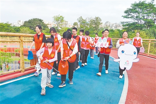 江海区开展“绿色十五运,环保伴我行”爱国卫生志愿活动。受访者供图 江海区开展“绿色十五运,环保伴我行”爱国卫生志愿活动。受访者供图