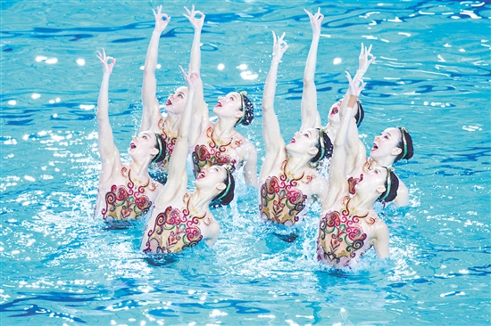 昨日上午,十五运会花样游泳项目在江门体育中心游泳馆拉开帷幕。 昨日上午,十五运会花样游泳项目在江门体育中心游泳馆拉开帷幕。