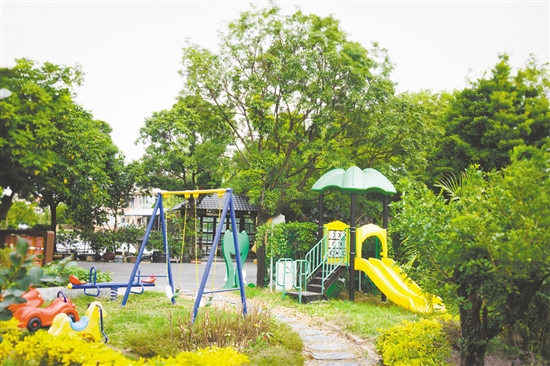 双桥村发动村民巧用废旧建材,打造出6处口袋公园、20处“美丽庭院”,助力古劳水乡创建成为江门首个省级湿地公园。 双桥村发动村民巧用废旧建材,打造出6处口袋公园、20处“美丽庭院”,助力古劳水乡创建成为江门首个省级湿地公园。