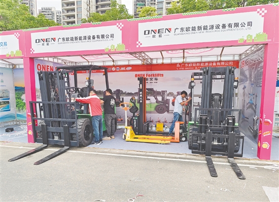 欧能设备的叉车产品在国内外展会上频繁“露脸”。