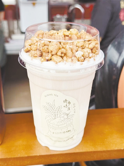 新品“云朵巧巧爆米花”在联名快闪店首发。