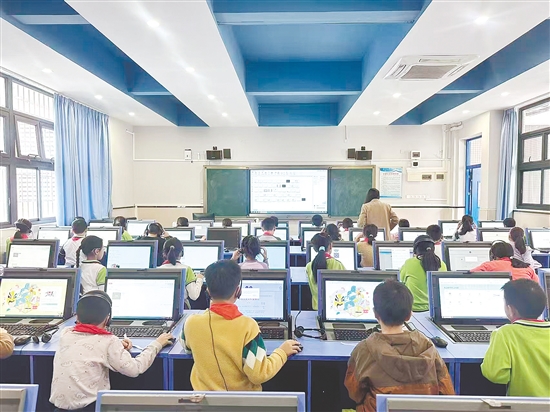 江门首次将AI技术应用于学生艺术素养评价全过程。