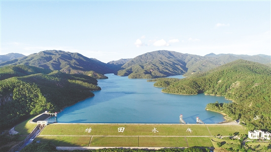 台山全市水库蓄水总量达4.67亿立方米,较常年同期偏多34%。图为蓄水的塘田水库。 台山全市水库蓄水总量达4.67亿立方米,较常年同期偏多34%。图为蓄水的塘田水库。