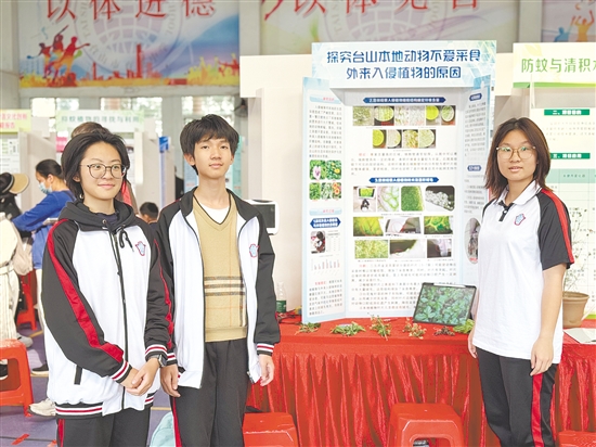 大赛现场不仅搭建科技创新成果展示平台，更点燃青少年的科学梦想。