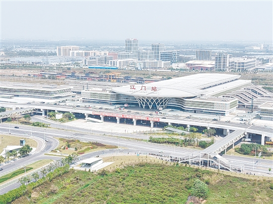 作为区域发展核心引擎，江门站动能强劲。