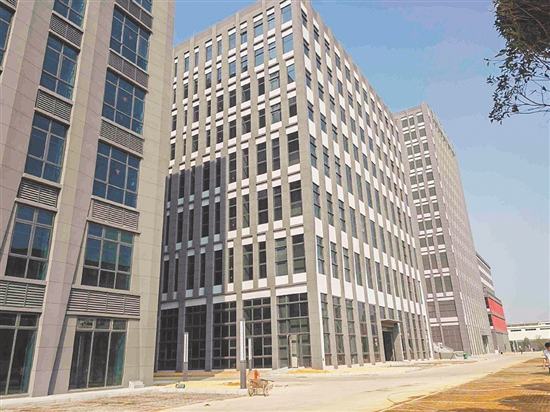 鹏厦机器人智造园进展顺利,项目一期于2025年12月正式竣工。 鹏厦机器人智造园进展顺利,项目一期于2025年12月正式竣工。