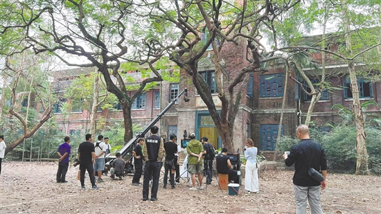 《捕风追影》中“跟踪队”与“盗匪团”的多场关键对手戏均在台山拍摄。 《捕风追影》中“跟踪队”与“盗匪团”的多场关键对手戏均在台山拍摄。