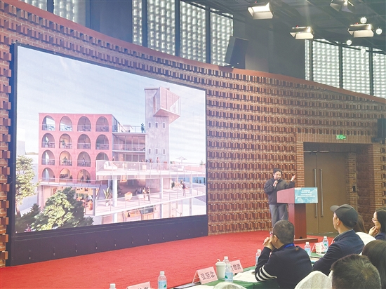 社会赛道一等奖由无迹设计团队的《百合圩大院》斩获,作品创新提出打造“全球首个以世界文化遗产为背景的数字游民文化社区”。 社会赛道一等奖由无迹设计团队的《百合圩大院》斩获,作品创新提出打造“全球首个以世界文化遗产为背景的数字游民文化社区”。