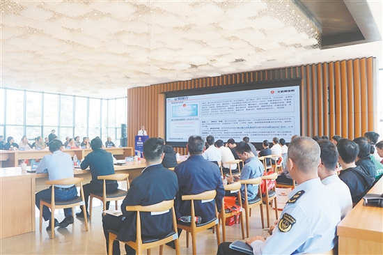 今年我市创新安全生产宣传教育形式，开展安全生产大家谈活动。