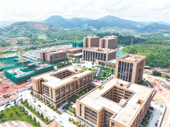 广州软件学院江门校区鸟瞰图。 广州软件学院江门校区鸟瞰图。