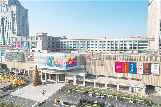 江门利和广场于9月开业，引进了永旺超市等多家江门首店。陈倩婷