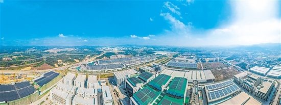 蓬江产业园是蓬江区打造“万亩千亿”大平台的重要载体。刘淑君