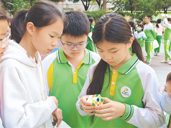活动设置了7个趣味挑战项目，让学生在游戏中感受数学的乐趣。