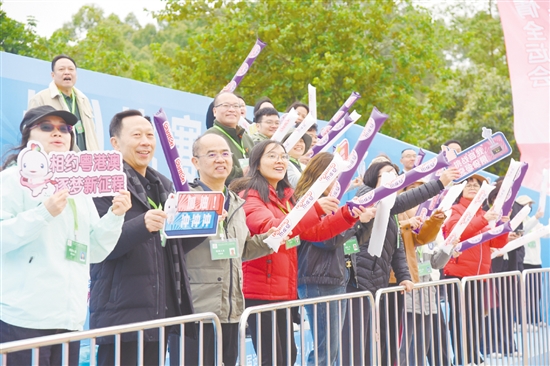 恩平承办全运会单项赛事,八方宾客在为参赛队员加油的同时,体验城市魅力。 恩平承办全运会单项赛事,八方宾客在为参赛队员加油的同时,体验城市魅力。