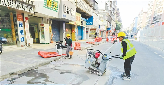 开平市以雨污分流改造为抓手，逐步攻克一个个老旧小区的历史遗留问题。