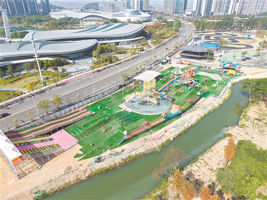 滨江悦动体育乐园已初具规模,卡丁车项目也基本完成了跑道铺设工作。 滨江悦动体育乐园已初具规模,卡丁车项目也基本完成了跑道铺设工作。